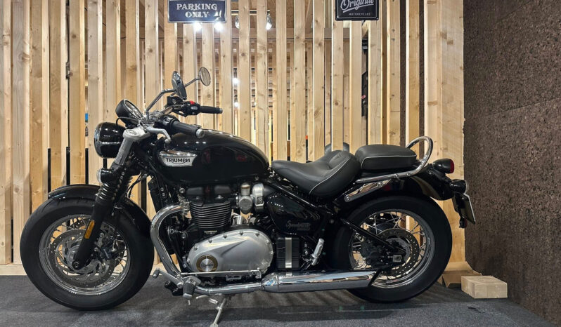 
								Triumph Bonneville Speedmaster total									