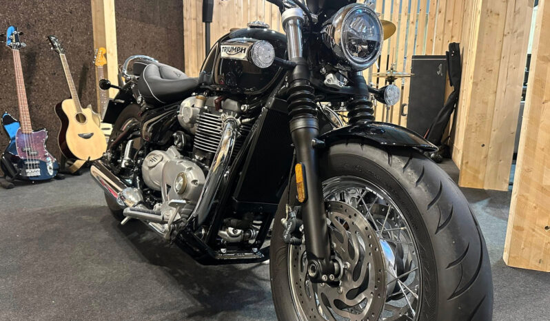 
								Triumph Bonneville Speedmaster total									