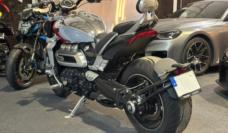 
								Triumph Rocket 3 GT total									