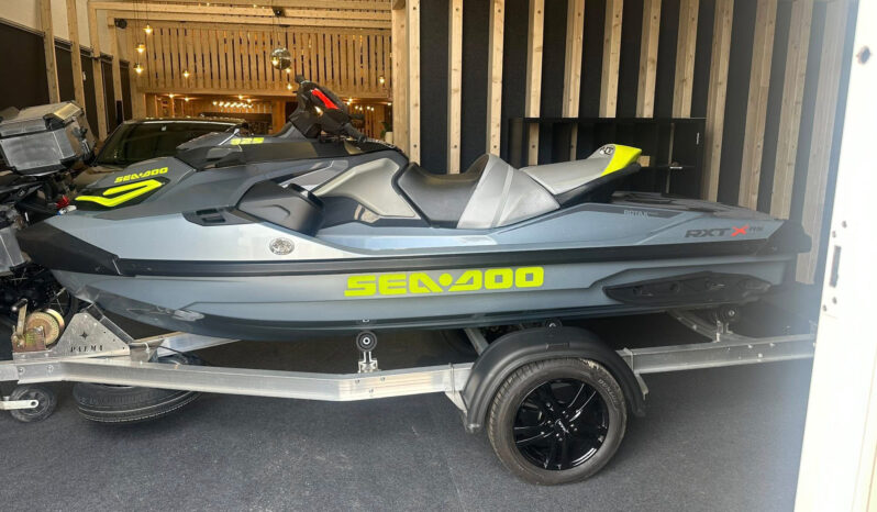 
								Sea-Doo RXT-X RS 325 total									