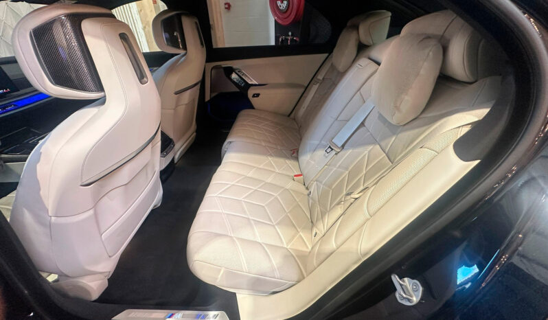 
								BMW 750e xDrive Pack Desportivo M Pro total									