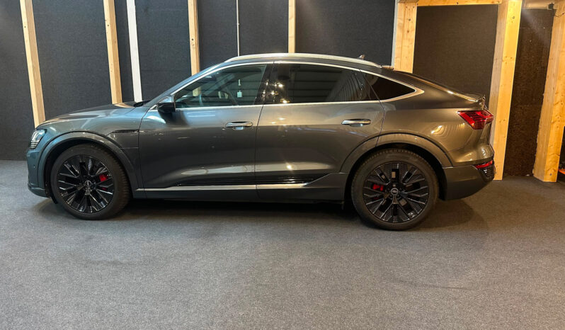 
								Audi Q8 e-tron Sportback 55 quattro S line total									