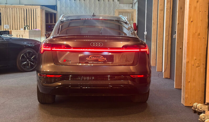 
								Audi Q8 e-tron Sportback 55 quattro S line total									