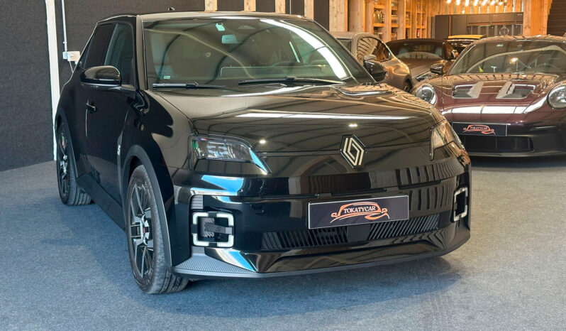
								Renault 5 E-Tech total									