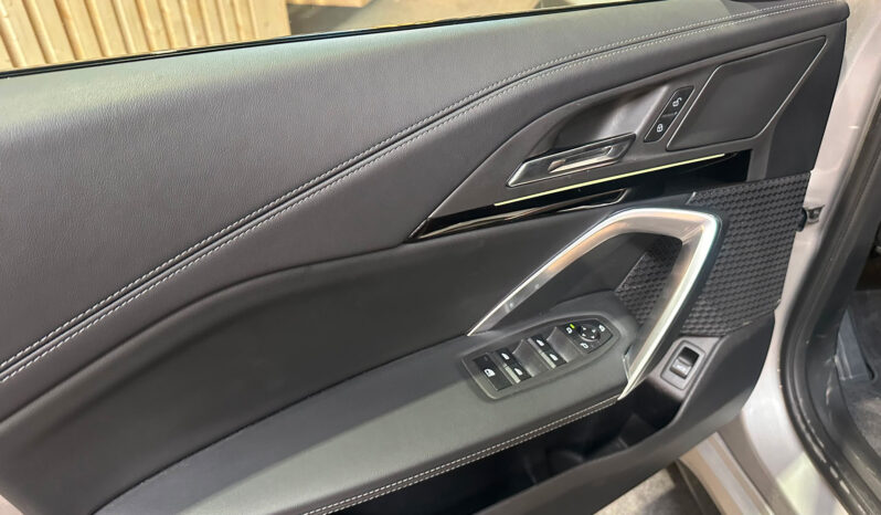 
								BMW iX1 eDrive20 Pack Desportivo M total									
